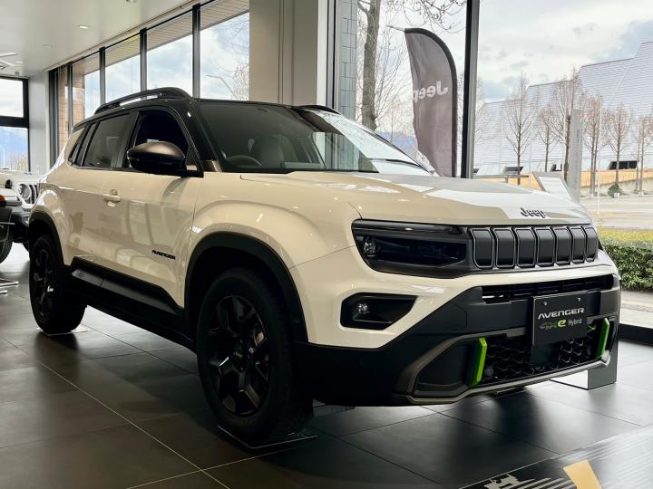 Avenger 4xe Hybrid