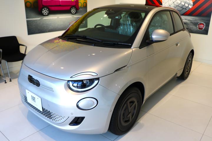 500e Giorgio Armani Collector's Edition