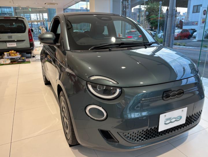 500e Giorgio Armani Collector's Edition