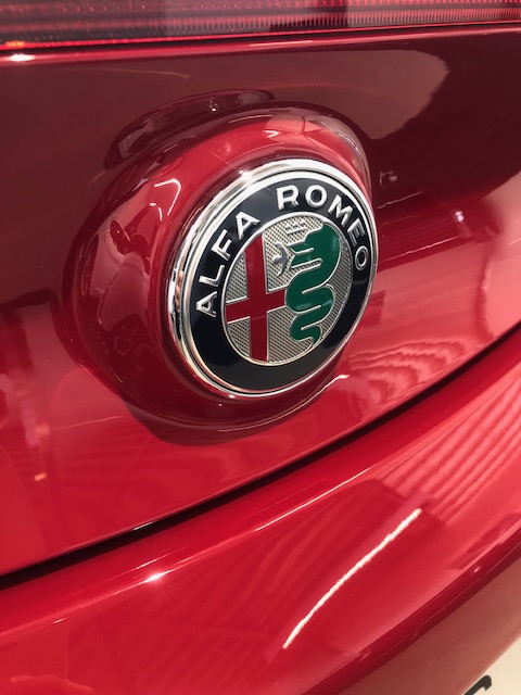 アルファ ロメオのエンブレム アルファ ロメオ心斎橋スタッフブログ Alfa Romeo Official Dealer Site