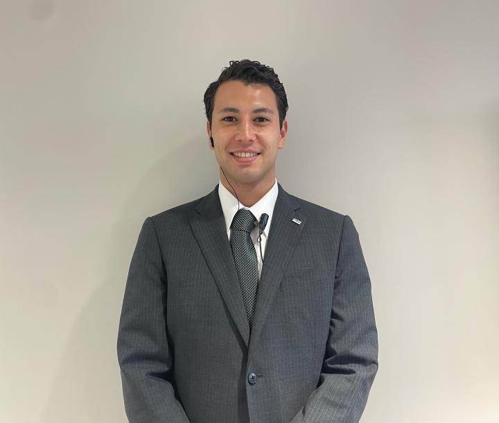 セールススタッフ 伊勢　ケビン