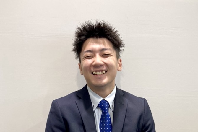セールススタッフ 山野　航輝