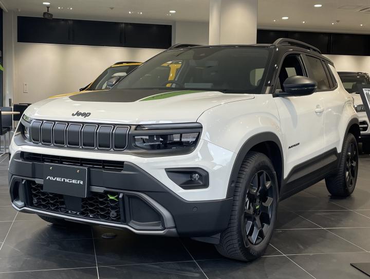 Avenger 4xe Hybrid