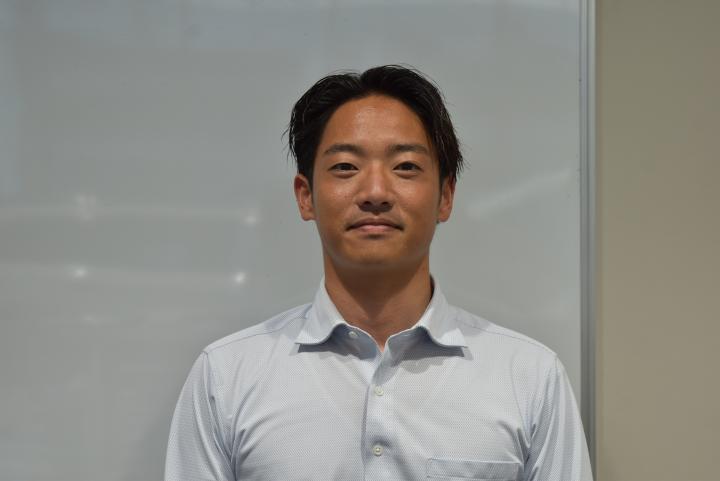 セールススタッフ 西元　洸介