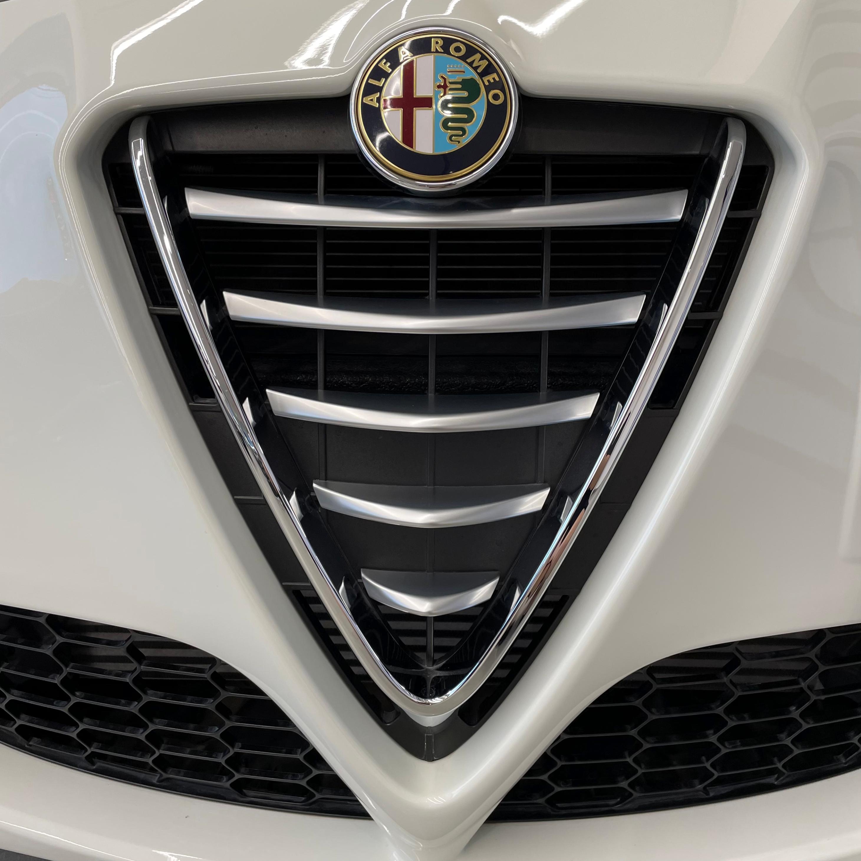 アルファ ロメオ のフロントグリル｜アルファ ロメオ高前スタッフブログ｜Alfa Romeo Official Dealer Site