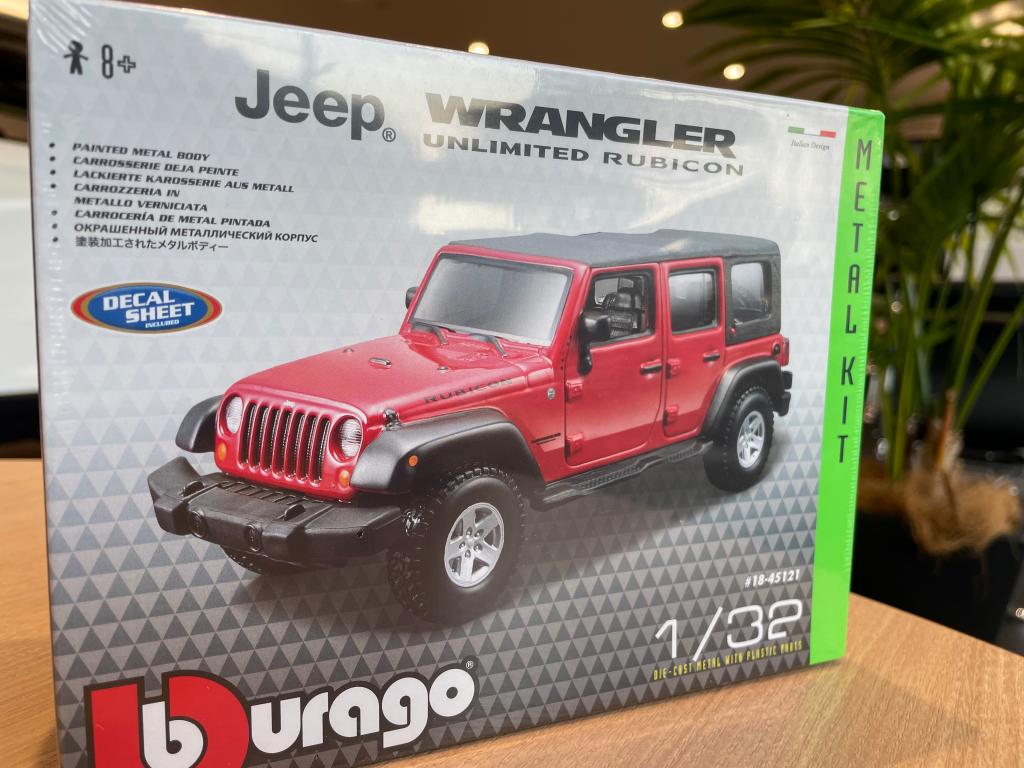 ミニジープ　レッド ミニカー入荷🚗💕｜ジープ杉並スタッフブログ｜Jeep Official Dealer Site