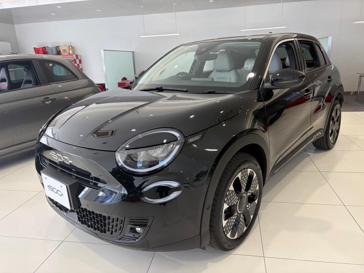 600 Hybrid NERO CINEMA