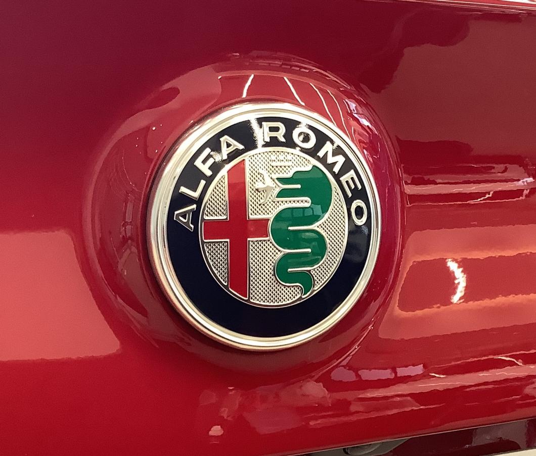 アルファ ロメオのビショーネとは？｜アルファ ロメオ大田スタッフブログ｜Alfa Romeo Official Dealer Site