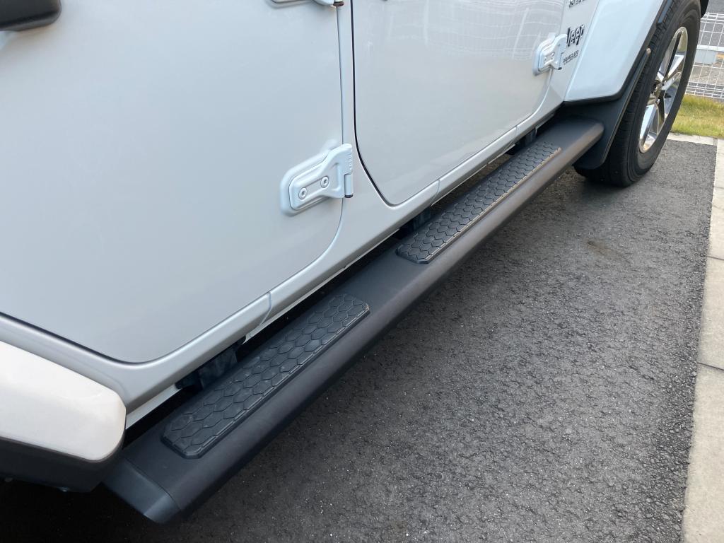 純正サイドステップのご紹介｜ジープ名古屋東オートエキスパート