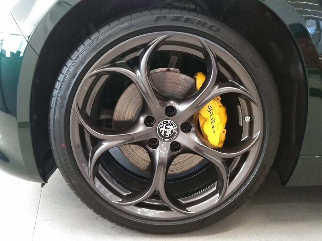 待望の限定車 GIULIA VISCONTI EDITION｜アルファ ロメオ大田スタッフ