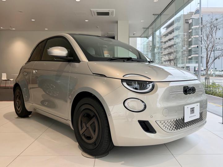 500e Giorgio Armani Collector's Edition