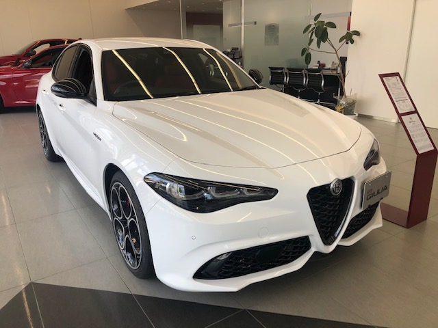 GIULIA 2.0 TURBO SUPER Monochrome Edition