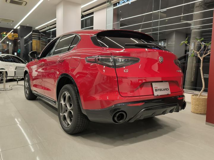 STELVIO 2.0 TURBO Q4 SPRINT