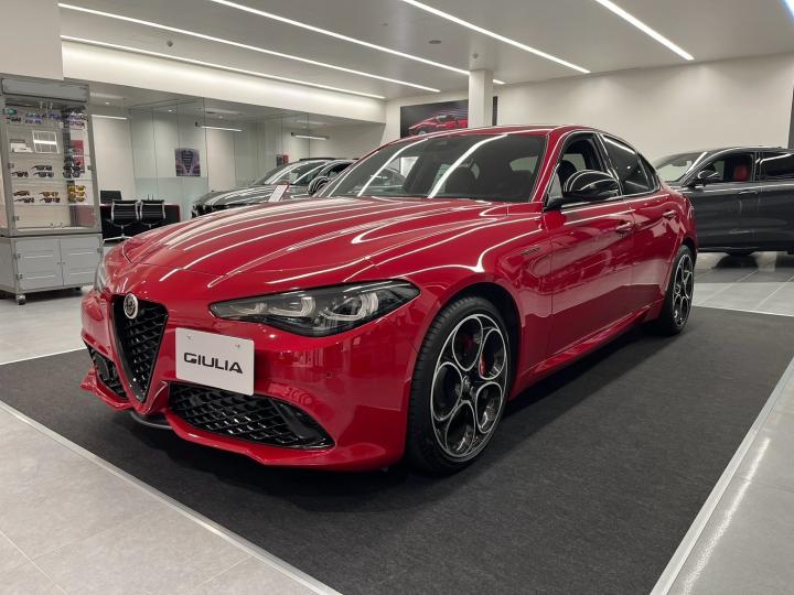 GIULIA 2.0 TURBO SUPER Monochrome Edition