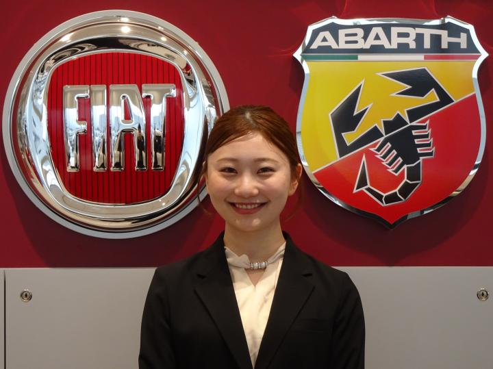 セールススタッフ 池照 真衣