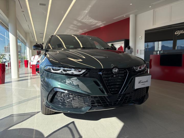 アルファ ロメオ高前｜展示車・試乗車｜Alfa Romeo Official Dealer Site