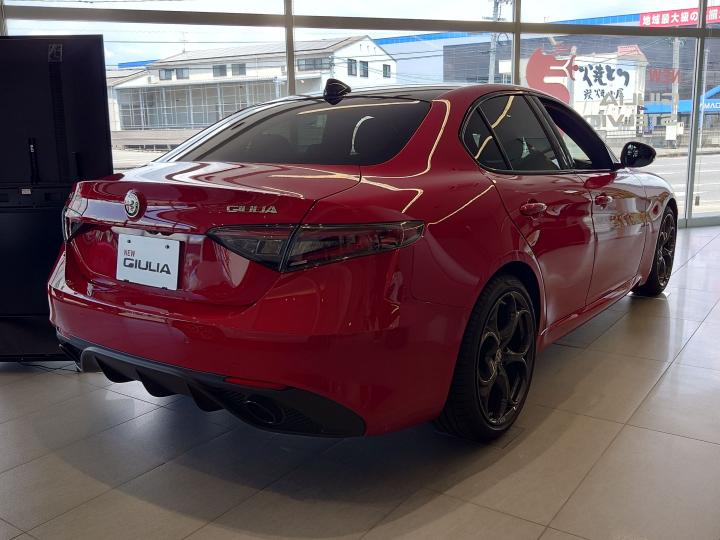 GIULIA TRIBUTO ITALIANO