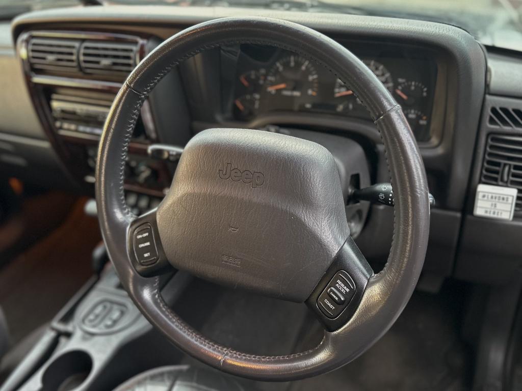 Jeep チェロキーXJステアリングホイール 3スポーク 2000年/01年のXJチェロキーにステアリングホイールは合う？ : r