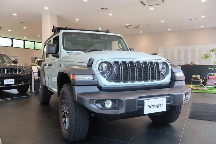 Wrangler（JL） Limited Edition with Sunrider Flip Top for Hardtop