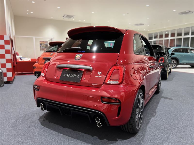 ABARTH 695 Turismo 】展示車のご紹介です。｜フィアット／アバルト