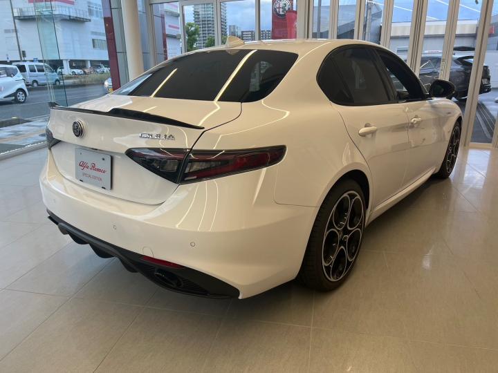 GIULIA 2.0 TURBO SUPER Monochrome Edition