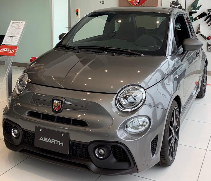ABARTH 695 Competizione MT LHD
