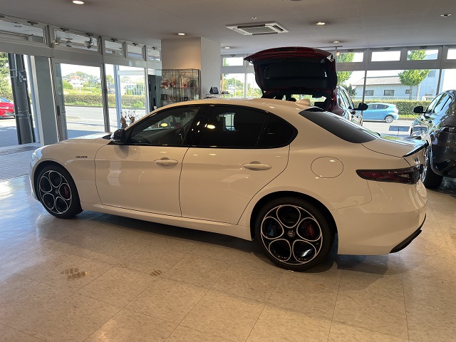 GIULIA 2.0 TURBO VELOCE MONOCHROME EDITION