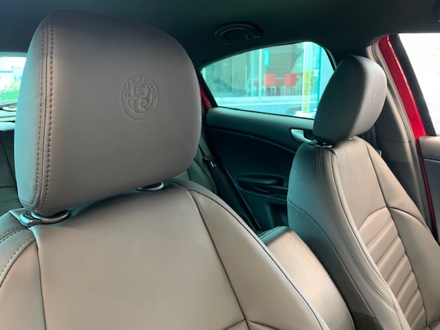 希少】ALFA ROMEO アルファロメオ4C シートベルトブラケット（シート 