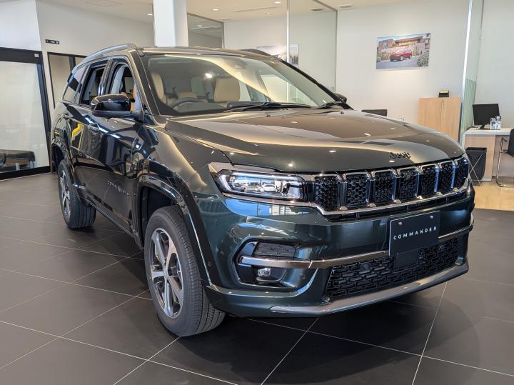 Commander Track Edition