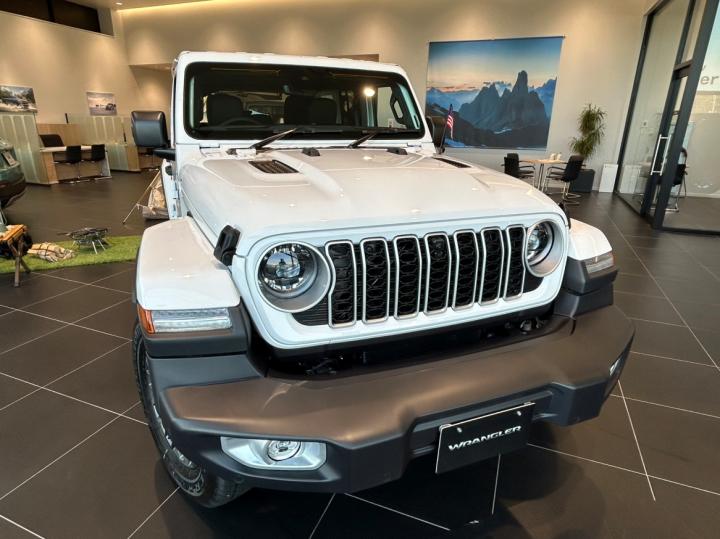New Jeep Wrangler（JL） Unlimited Sahara Power Side Step