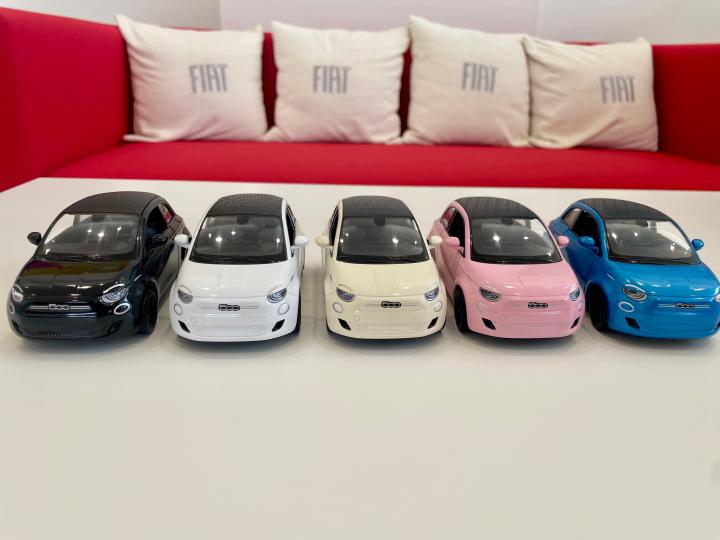 FIAT 500e pastel kinsmart model car