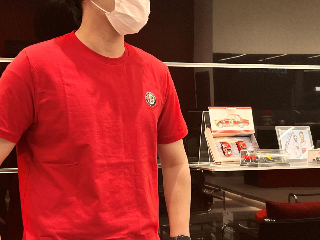 オフィシャルグッズご紹介 ～ レーシング Tシャツ～｜アルファ ロメオ