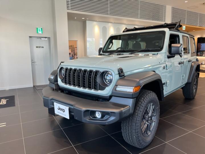 Wrangler（JL） Limited Edition with Sunrider Flip Top for Hardtop