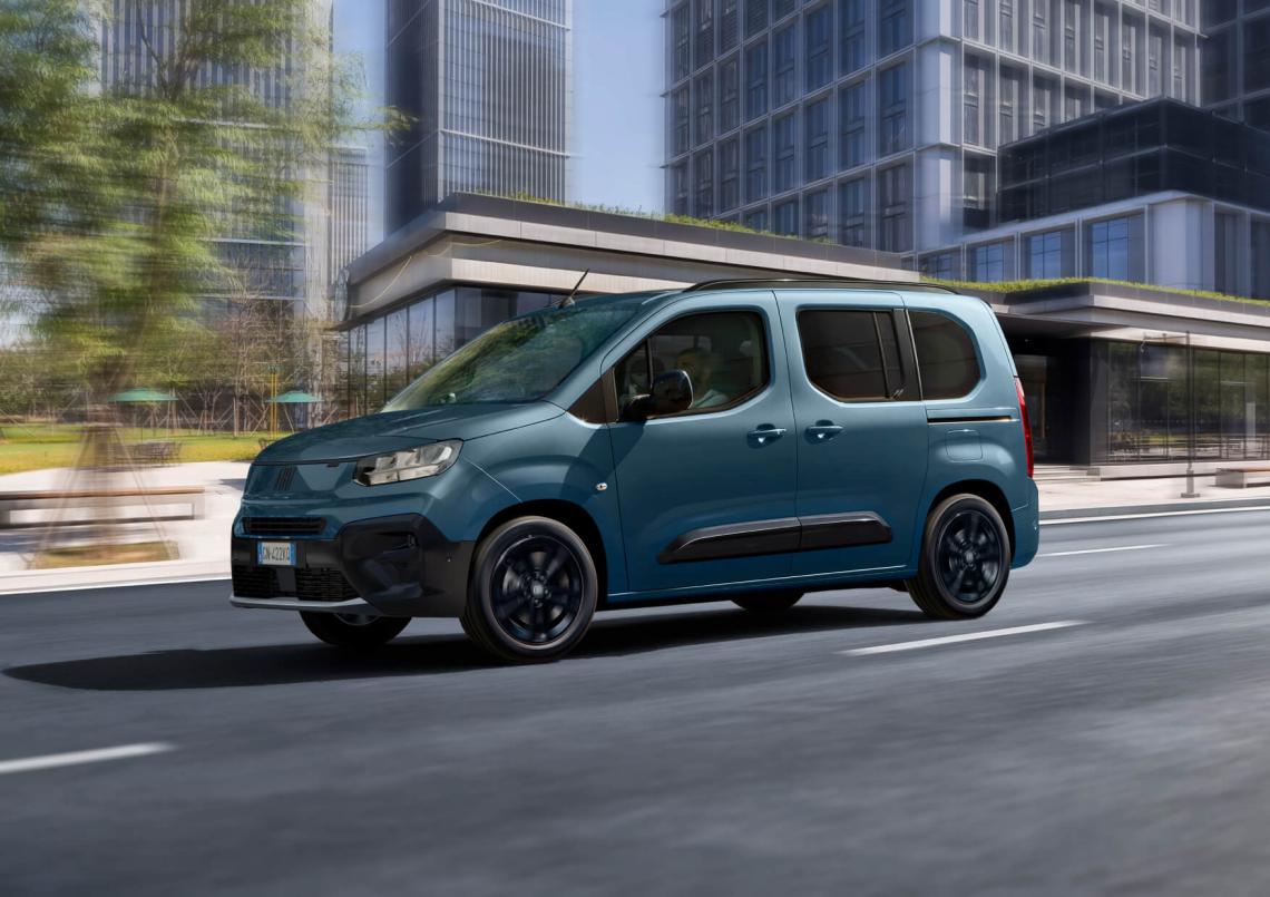 FIAT　DOBLO　MAXI（7人乗り）入荷情報！