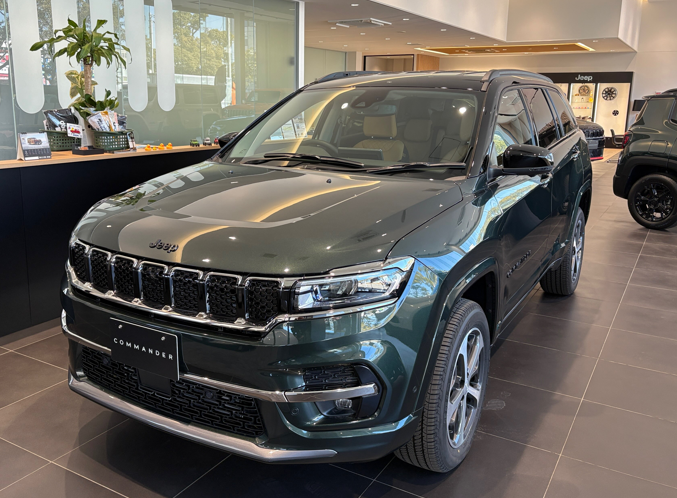 Commander Track Edition