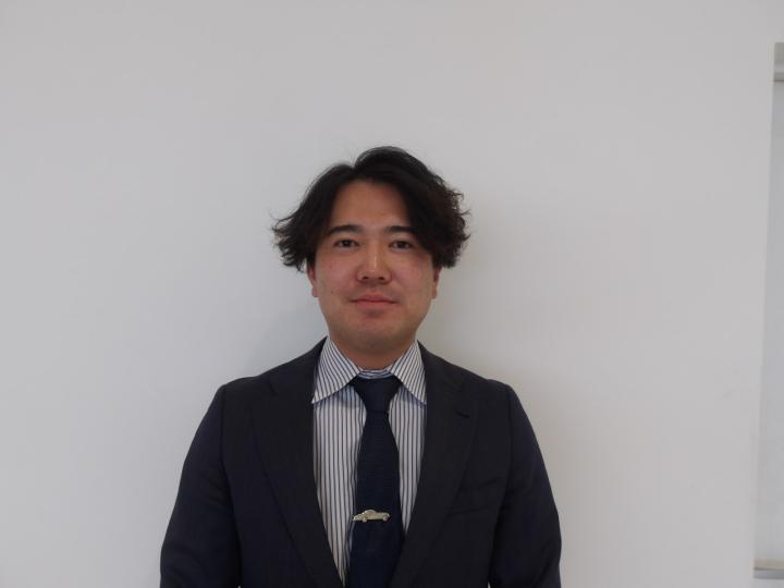セールススタッフ 伊豆田　裕也