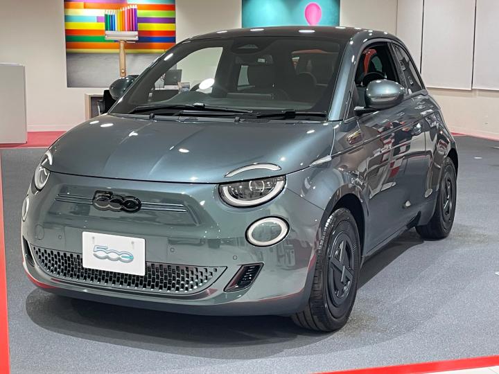 500e Giorgio Armani Collector's Edition