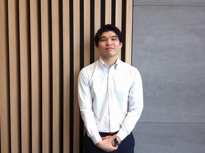 サービススタッフ 湯澤　拓磨