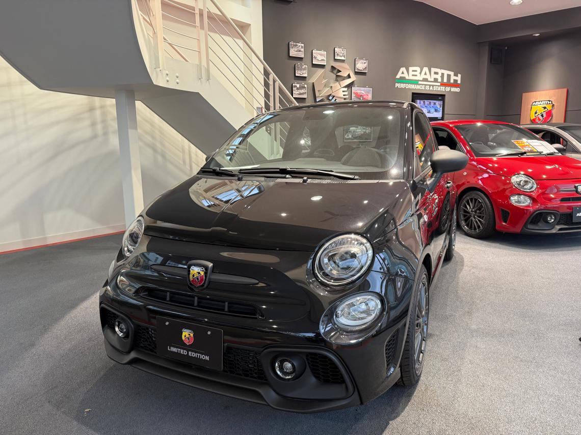 新車　ABARTH　F595　左ハンドル　ラスト1台！！
