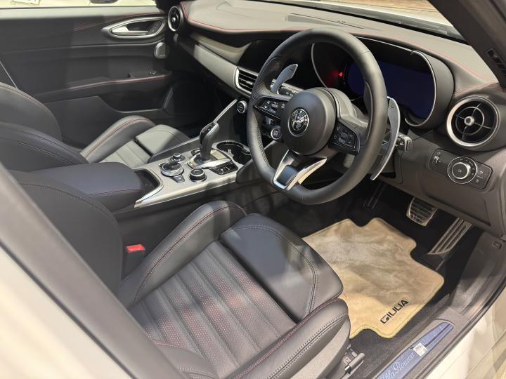GIULIA TRIBUTO ITALIANO