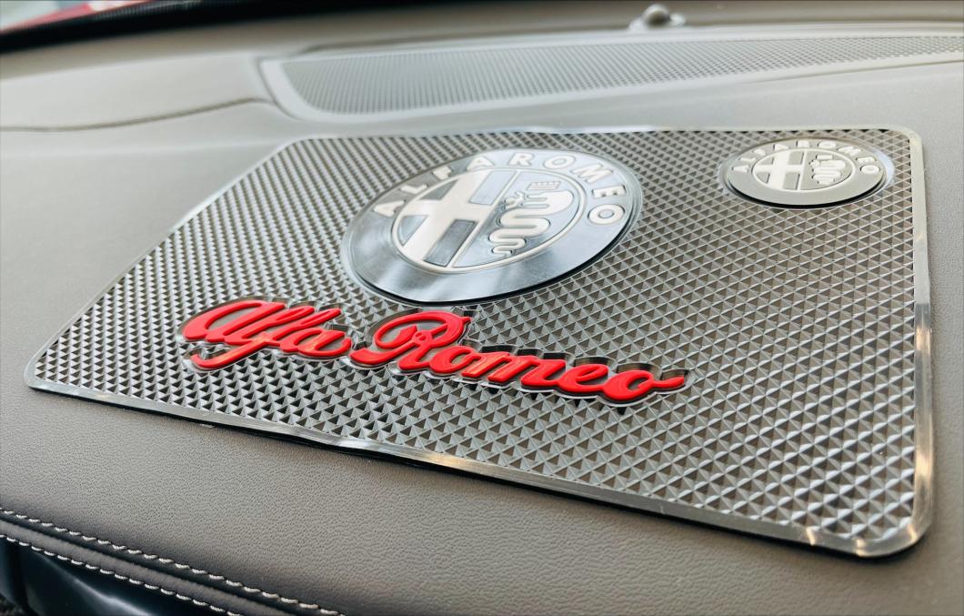 車載グッズご紹介🚗✨｜アルファ ロメオ心斎橋スタッフブログ｜Alfa