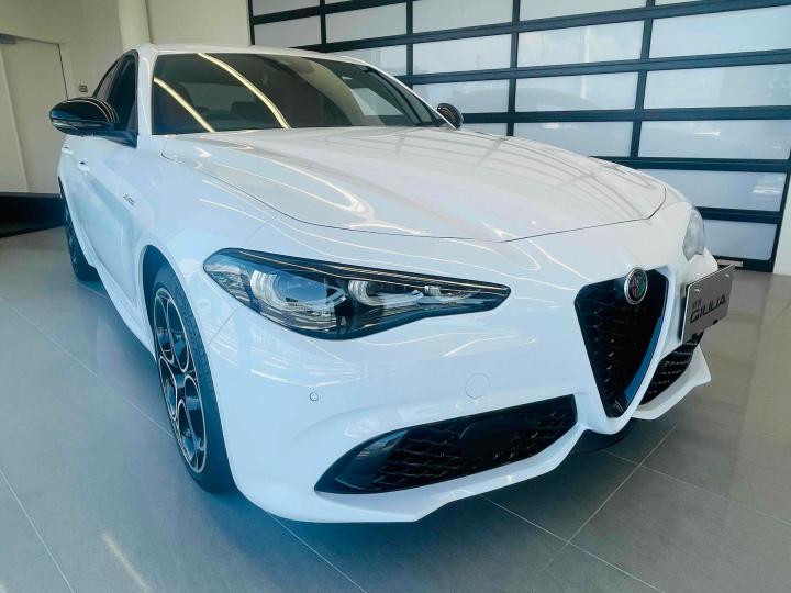 GIULIA 2.0 TURBO VELOCE MONOCHROME EDITION