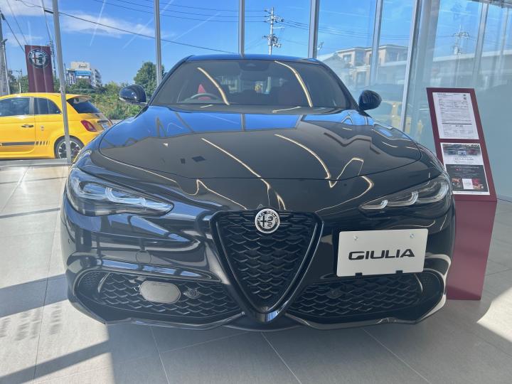 GIULIA 2.0 TURBO SUPER Monochrome Edition