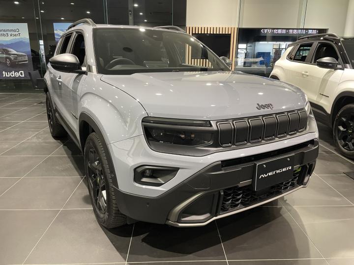 Avenger 4xe Hybrid