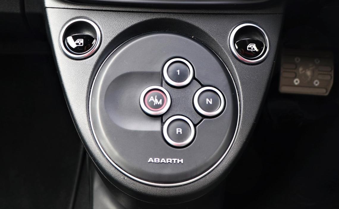 ボタン式シフトスイッチ｜フィアット／アバルト京都スタッフブログ｜FIAT/ABARTH Official Dealer Site