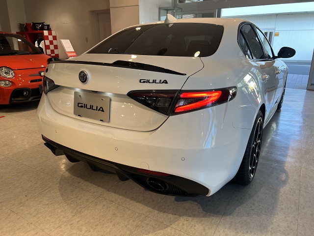 GIULIA 2.0 TURBO VELOCE MONOCHROME EDITION