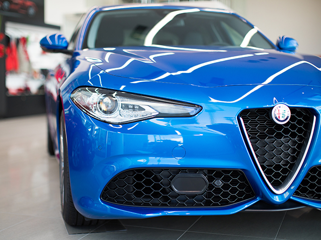 どちらのブルー｜アルファ ロメオ心斎橋スタッフブログ｜Alfa Romeo