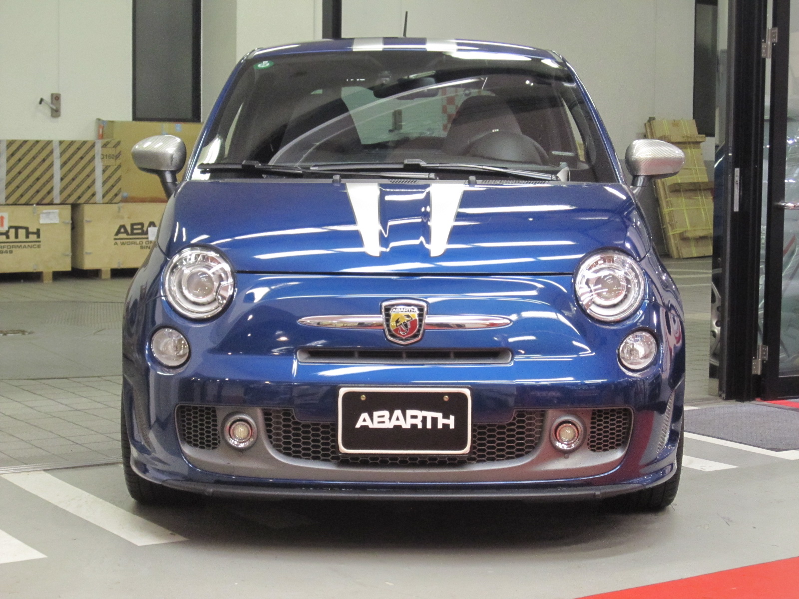 アバルト695に限定695台の新たなお宝が登場 ☆非売品 限定版