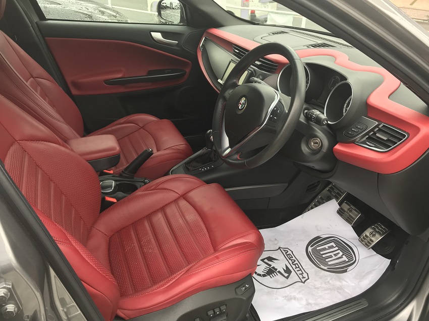 中古車のご案内(ｶﾞﾝﾒﾀ×赤ﾚｻﾞｰ)｜アルファ ロメオ名東スタッフブログ