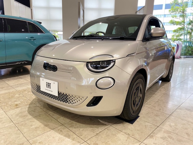 500e Giorgio Armani Collector's Edition